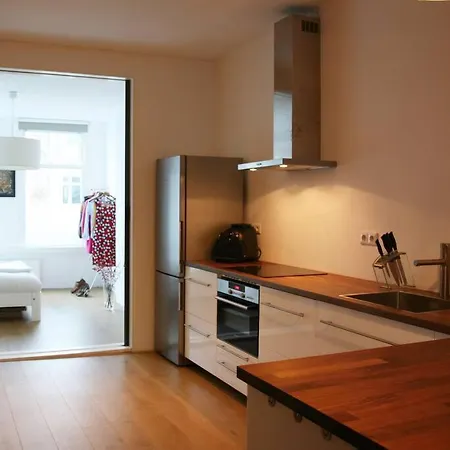 Amazing Location - Loft In Center Apartment