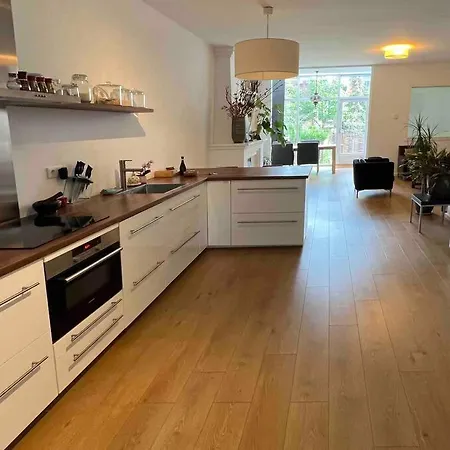 Amazing Location - Loft In Center *